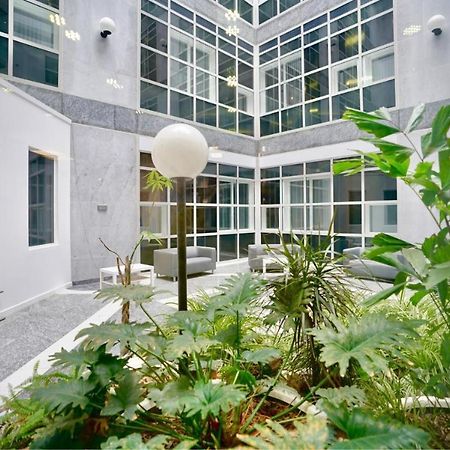 Bayard Luxe 2 Bedroom Penthouse Duplex Peterborough Bagian luar foto