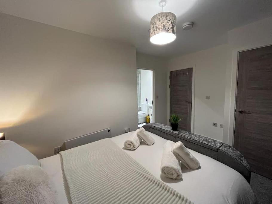 Bayard Luxe 2 Bedroom Penthouse Duplex Peterborough Bagian luar foto