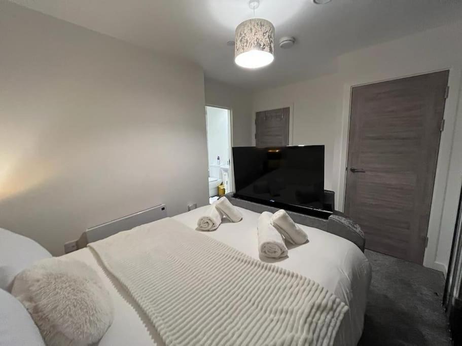 Bayard Luxe 2 Bedroom Penthouse Duplex Peterborough Bagian luar foto